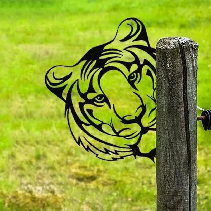 Garden Fence Decoration Home Decor Metal Peeping Cow Backyard Hang Artwork Animal Theme Funny Welcome Sign for Home Park