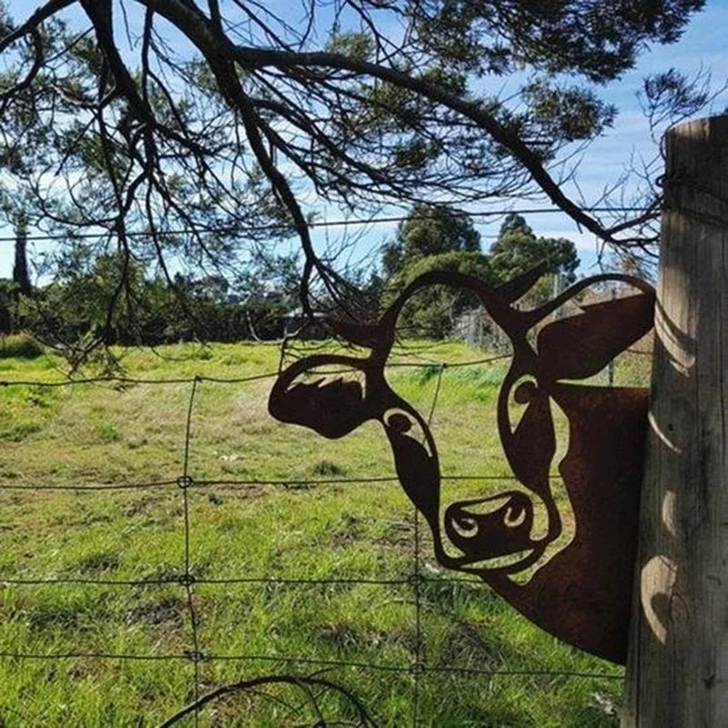 Garden Fence Decoration Home Decor Metal Peeping Cow Backyard Hang Artwork Animal Theme Funny Welcome Sign for Home Park