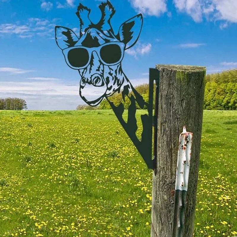 Garden Fence Decoration Home Decor Metal Peeping Cow Backyard Hang Artwork Animal Theme Funny Welcome Sign for Home Park